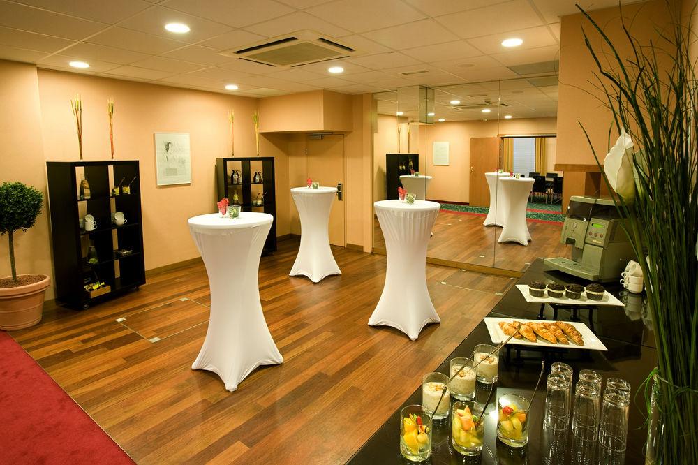 Courtyard By Marriott Schoenbrunn 4* Viena