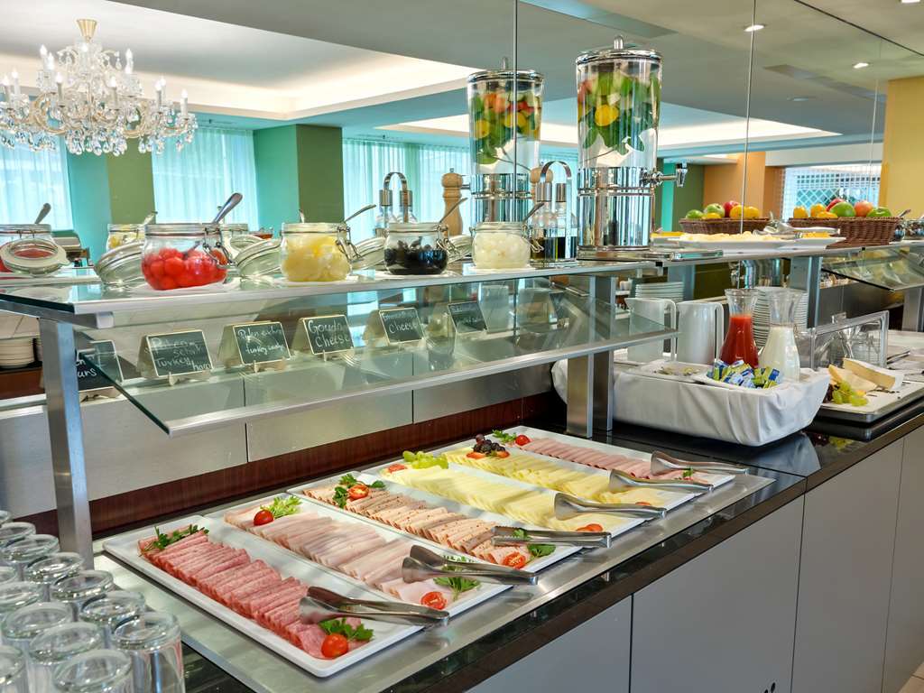 Hotel Courtyard By Marriott Schoenbrunn Viena